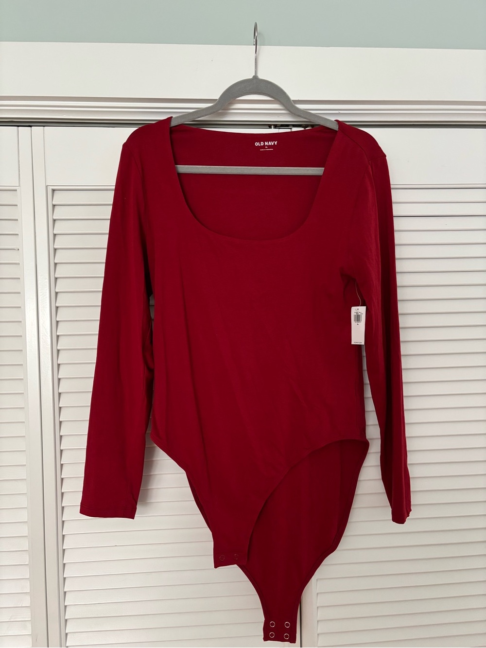 Old Navy Red Long-Sleeve Scoop Neck Bodysuit - Stretch Fit